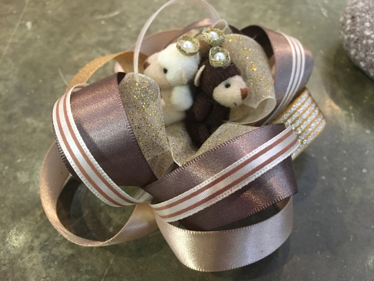 美式蝴蝶結(猴三粒)胸花