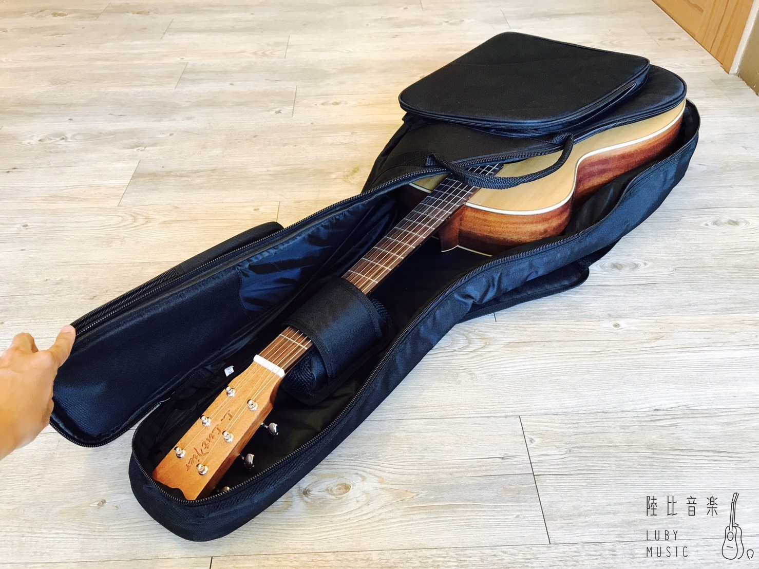 高級木吉他琴袋 可裝39-41吋吉他 厚度10mm 有內枕保護 前置口袋 雙肩背 防潑水