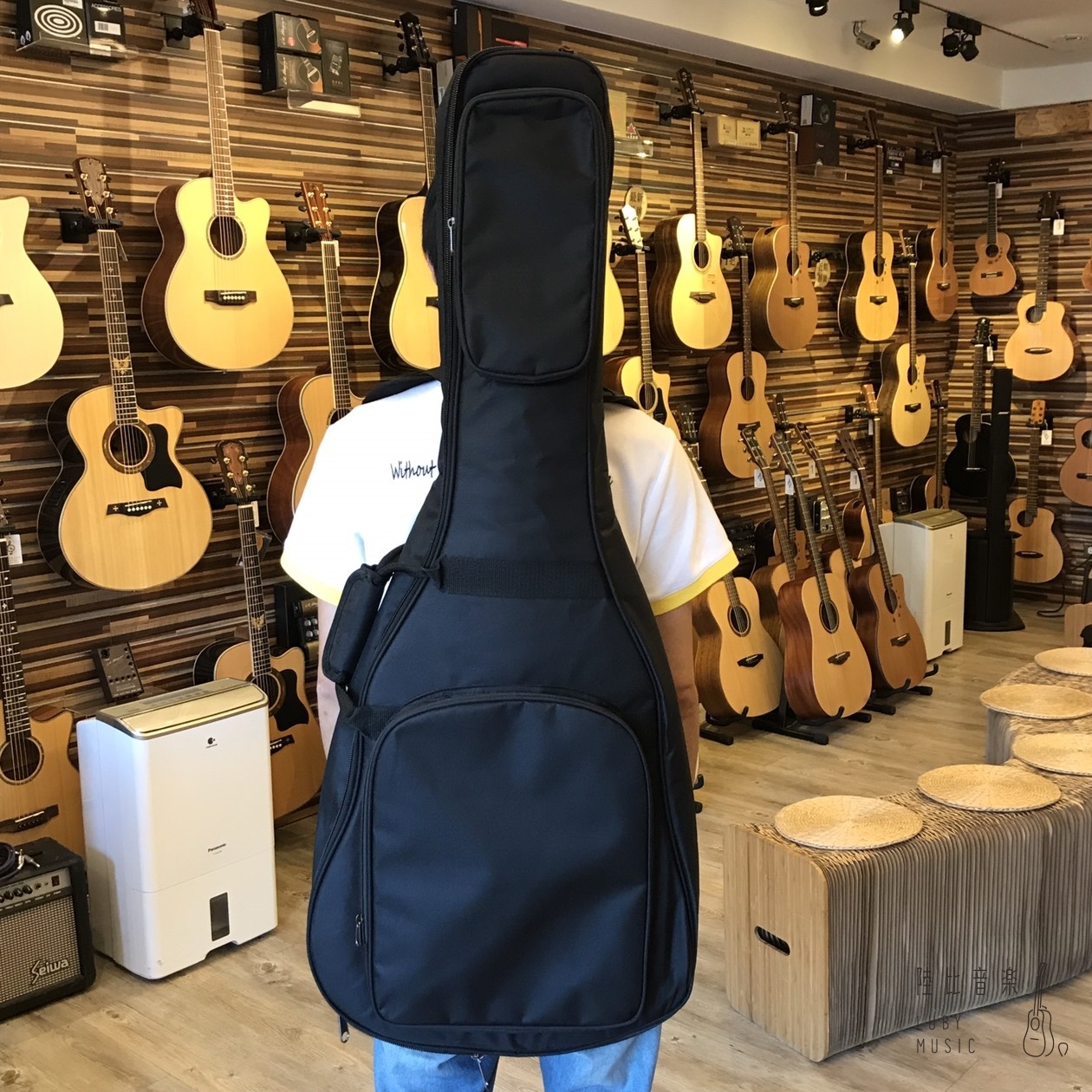 高級木吉他琴袋 可裝39-41吋吉他 厚度10mm 有內枕保護 前置口袋 雙肩背 防潑水 第 4 張圖片｜三峽吉他 / Bass