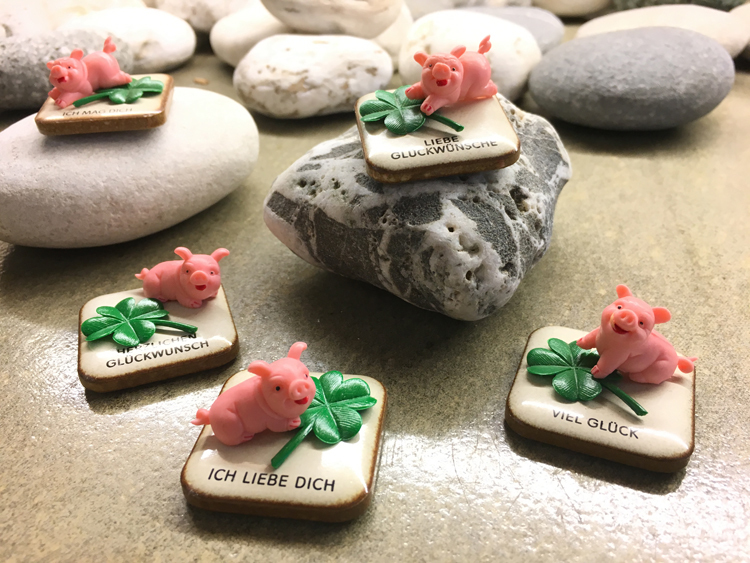 幸運俏皮陶瓷小豬