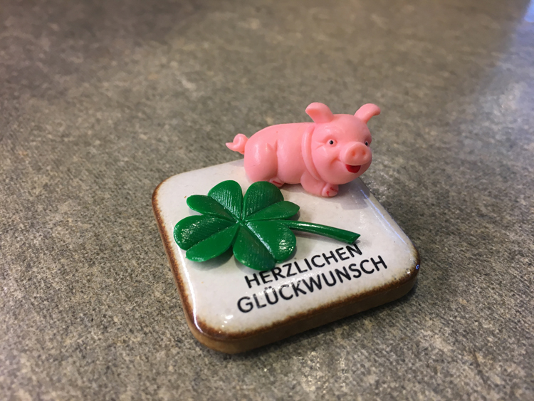 幸運俏皮陶瓷小豬