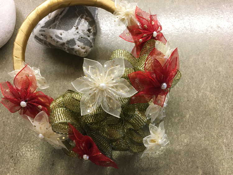 雪花紛飛聖誕花圈