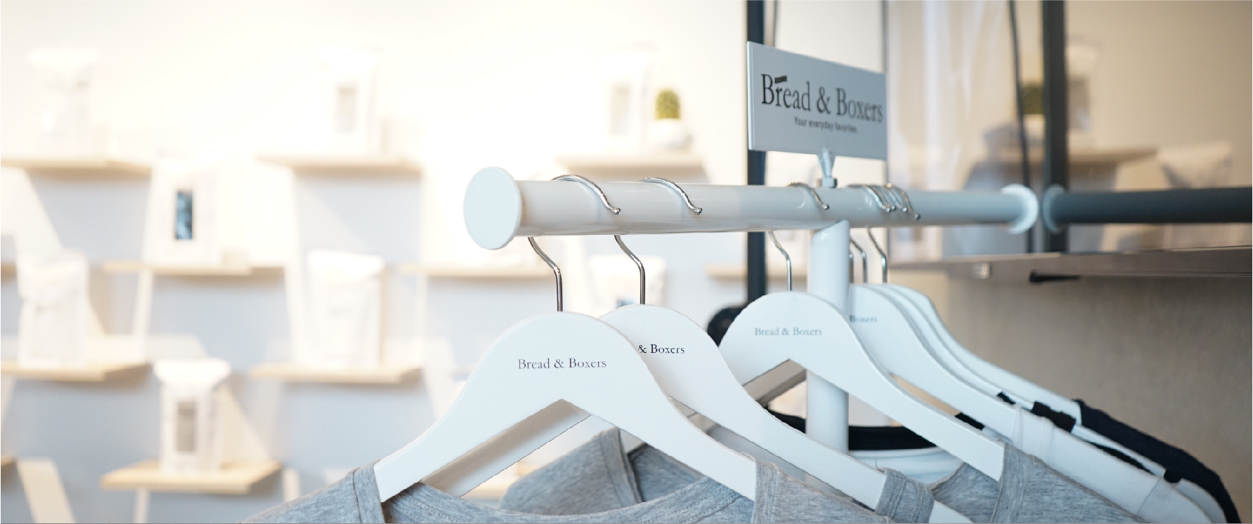 Bread & Boxers素T使用環保、可重複利用包裝，並與精品旅館合作，方便旅人帶著走。