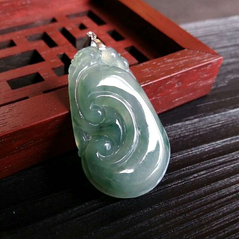 J642 冰糯飄綠花如意吊墜