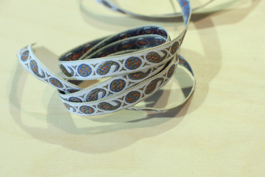 19世界貴族花紋_10mm提花刺繡緞帶