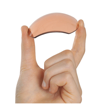 鏡片可承受曲折彈性測試證明zerorh偏光防爆運動太陽眼鏡是可承受外力撞擊不會破裂非常安全的眼鏡