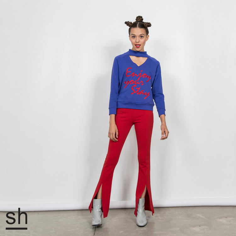 【SH】高領V挖洞Enjoy your Stay大學T