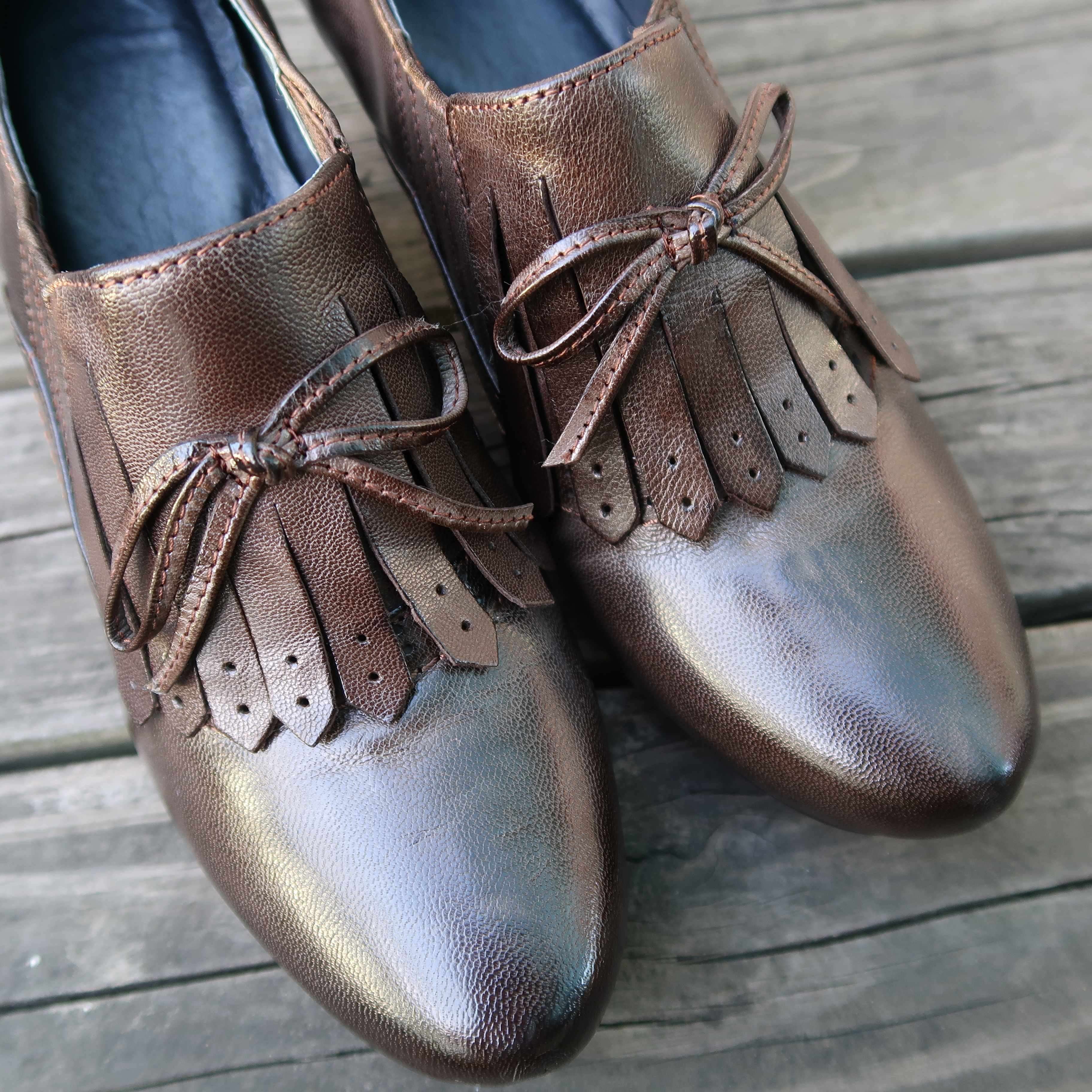 【公爵夫人】雙色擦色羊皮英倫風流蘇蝴蝶結粗跟踝靴