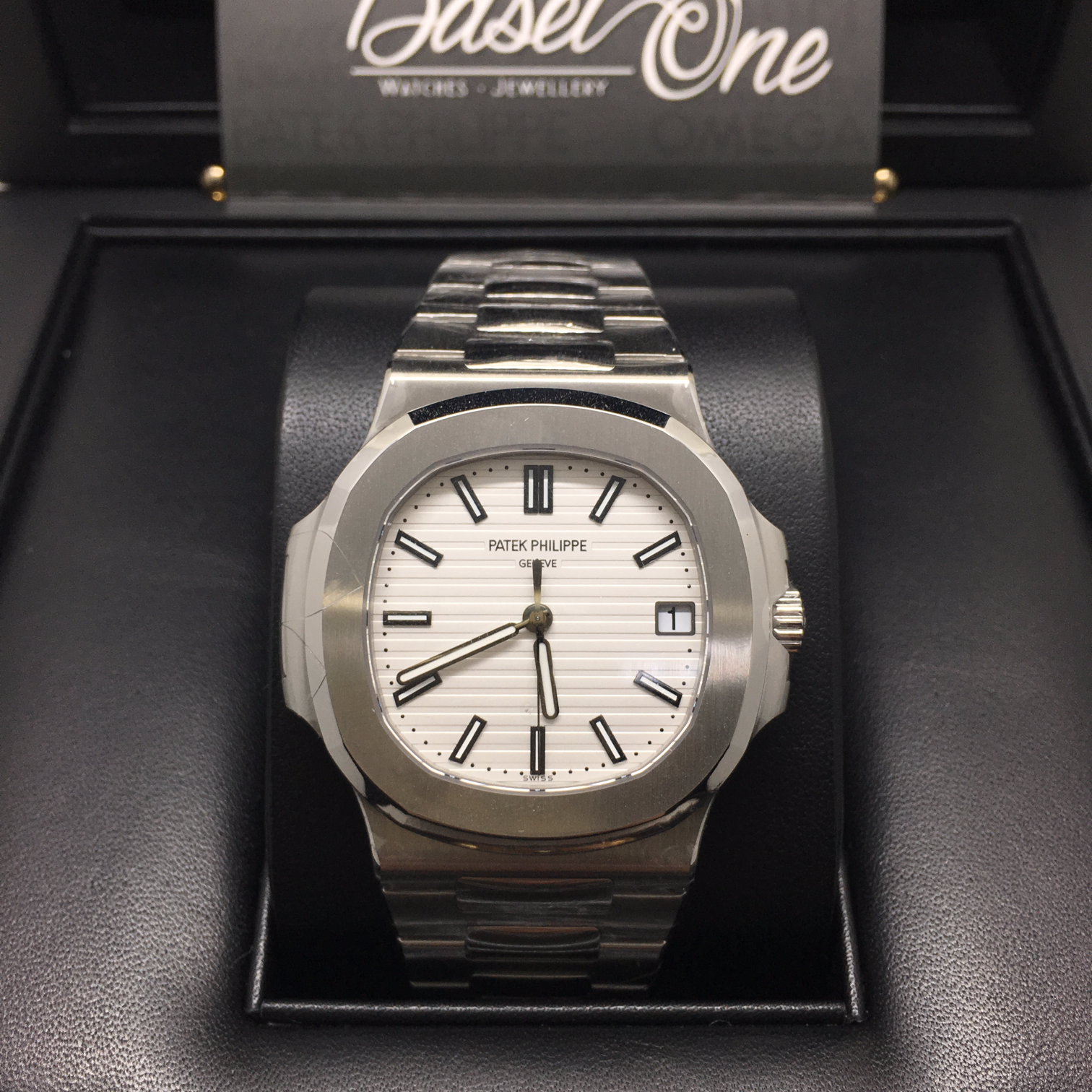 Discontinued BRAND NEW 5711/1A-011 PATEK PHILIPPE STAINLESS STEEL MEN NAUTILUS