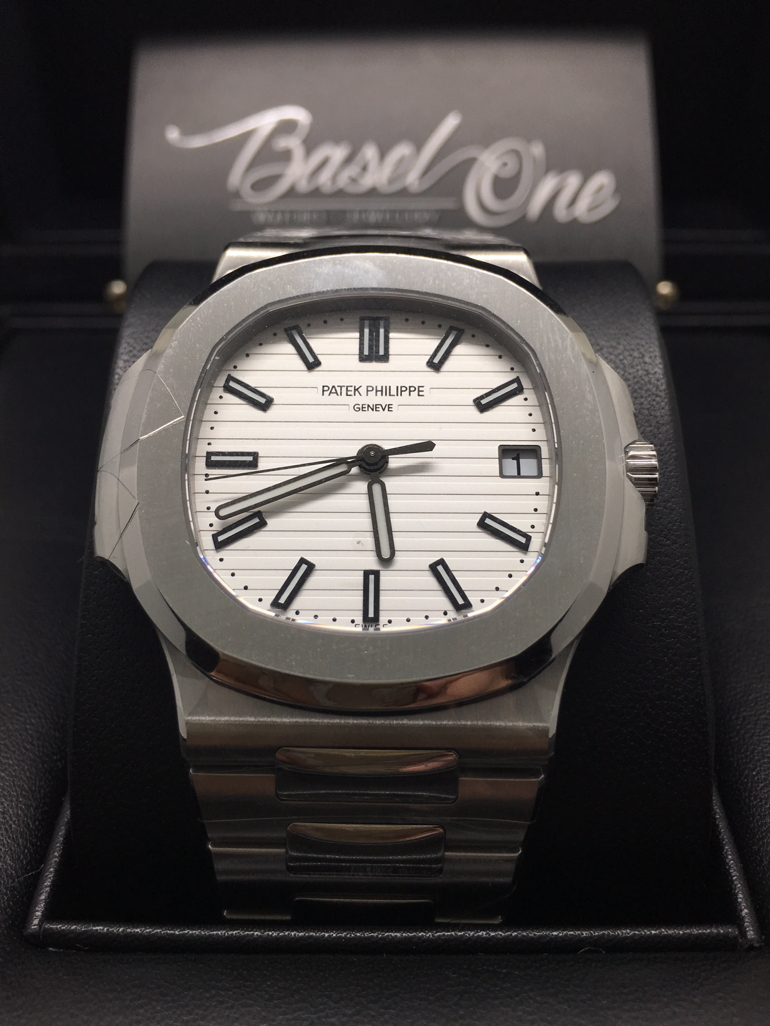 Discontinued BRAND NEW 5711/1A-011 PATEK PHILIPPE STAINLESS STEEL MEN NAUTILUS