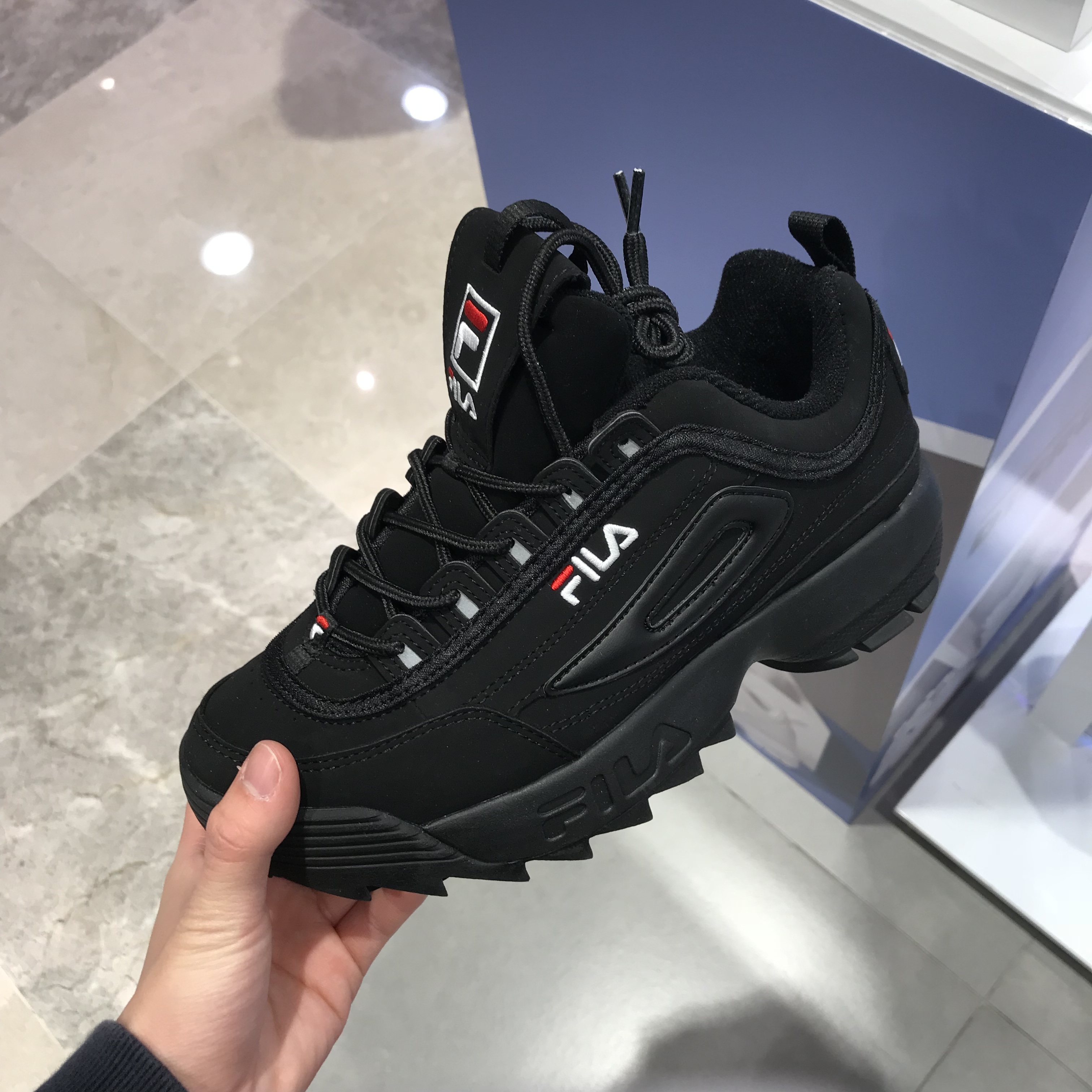 fila disruptor 2 triple black