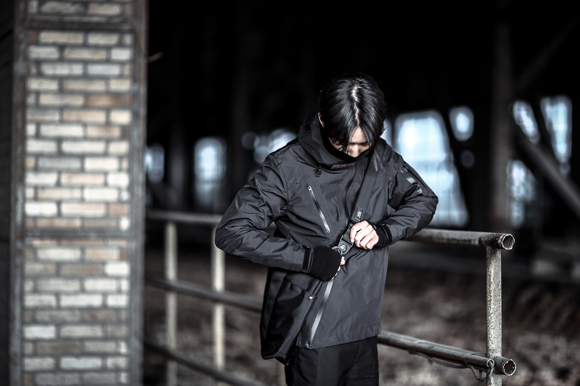 斜拉鍊壓膠機能衝鋒衣