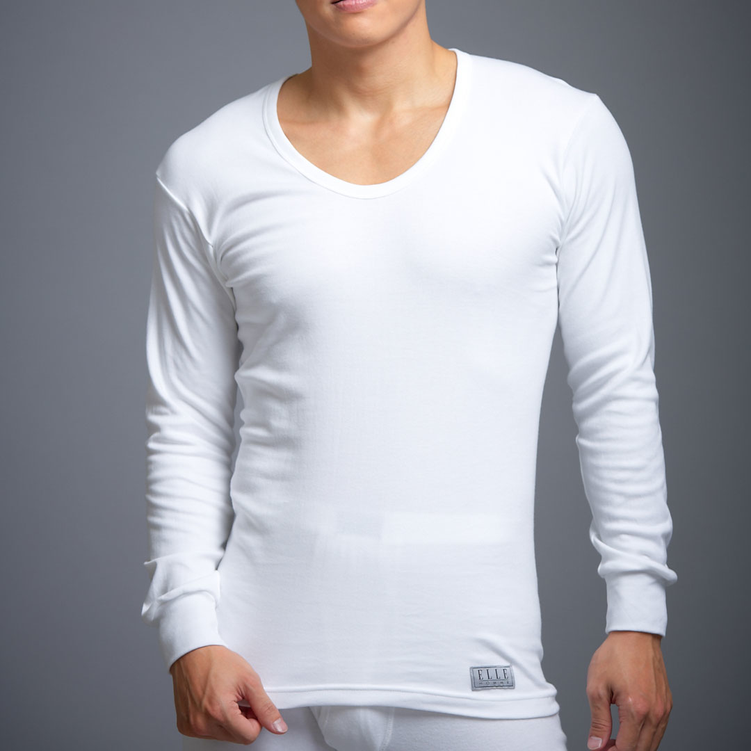 白色長袖素T穿起來像白色衛生衣，讓人不敢輕易嘗試單穿