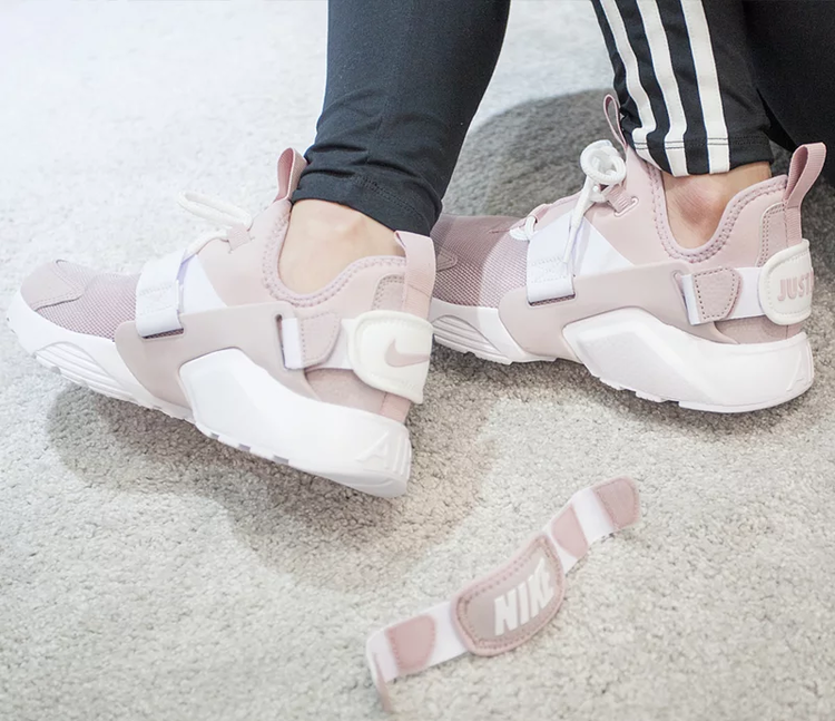 nike huarache city low pink nike huarache city low pink