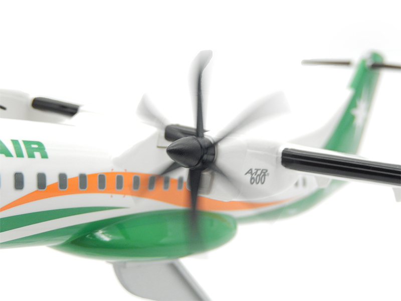 1/100 立榮航空ATR72-600 標準塗裝