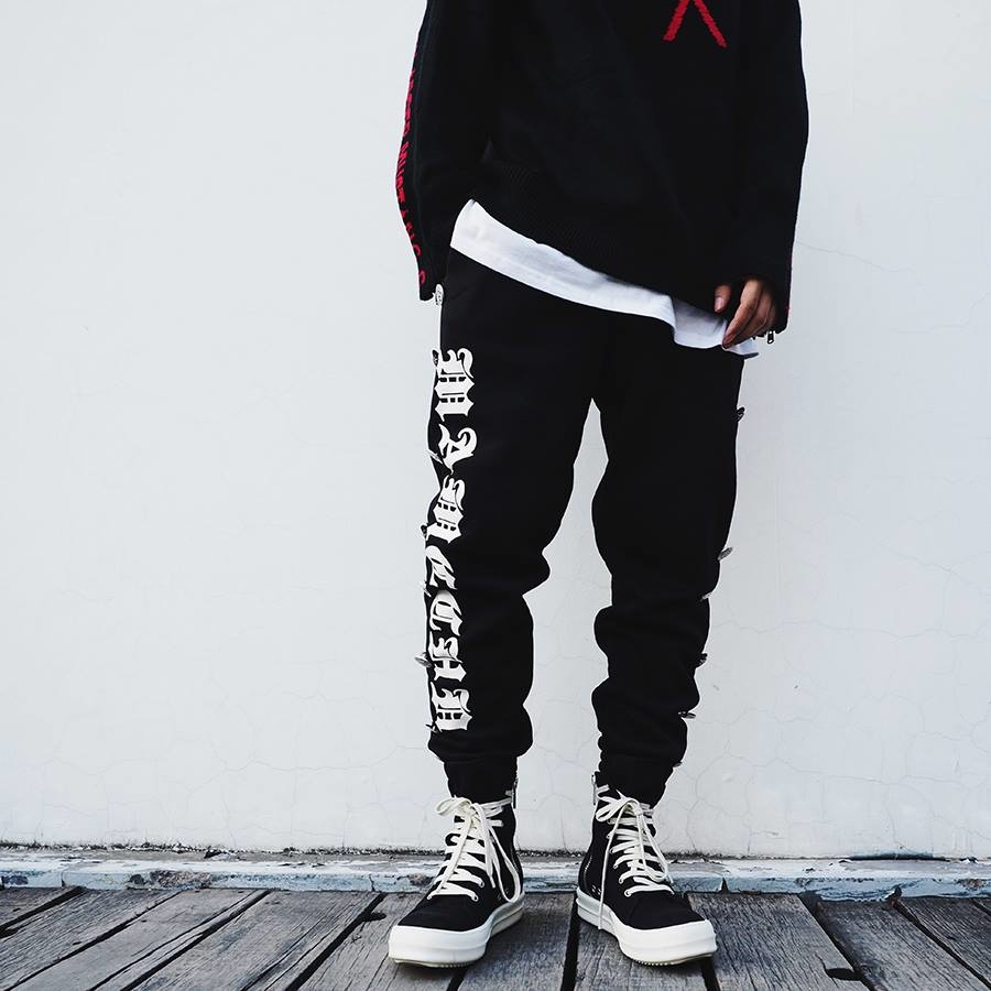 【 LAB.003選物 MAMC Smile Sweat Pant 微笑歌德縮口棉褲 】