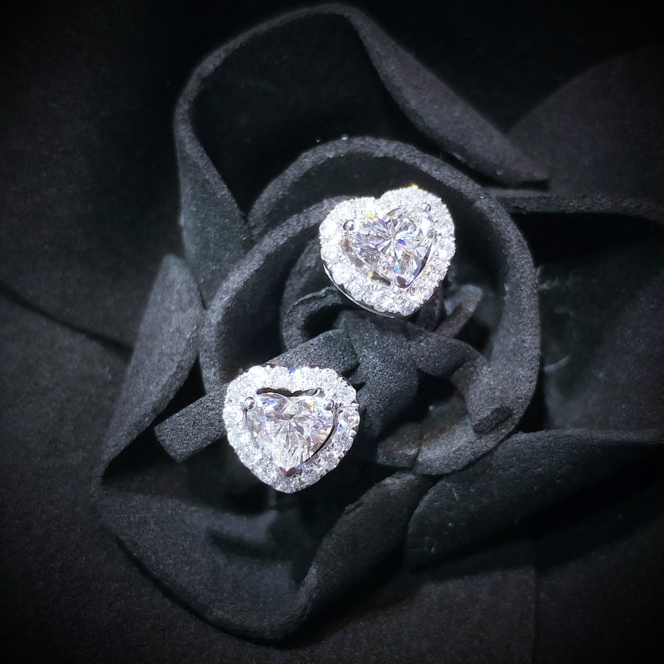 18K White Gold 1.14ct Heart Shaped Diamond Earrings