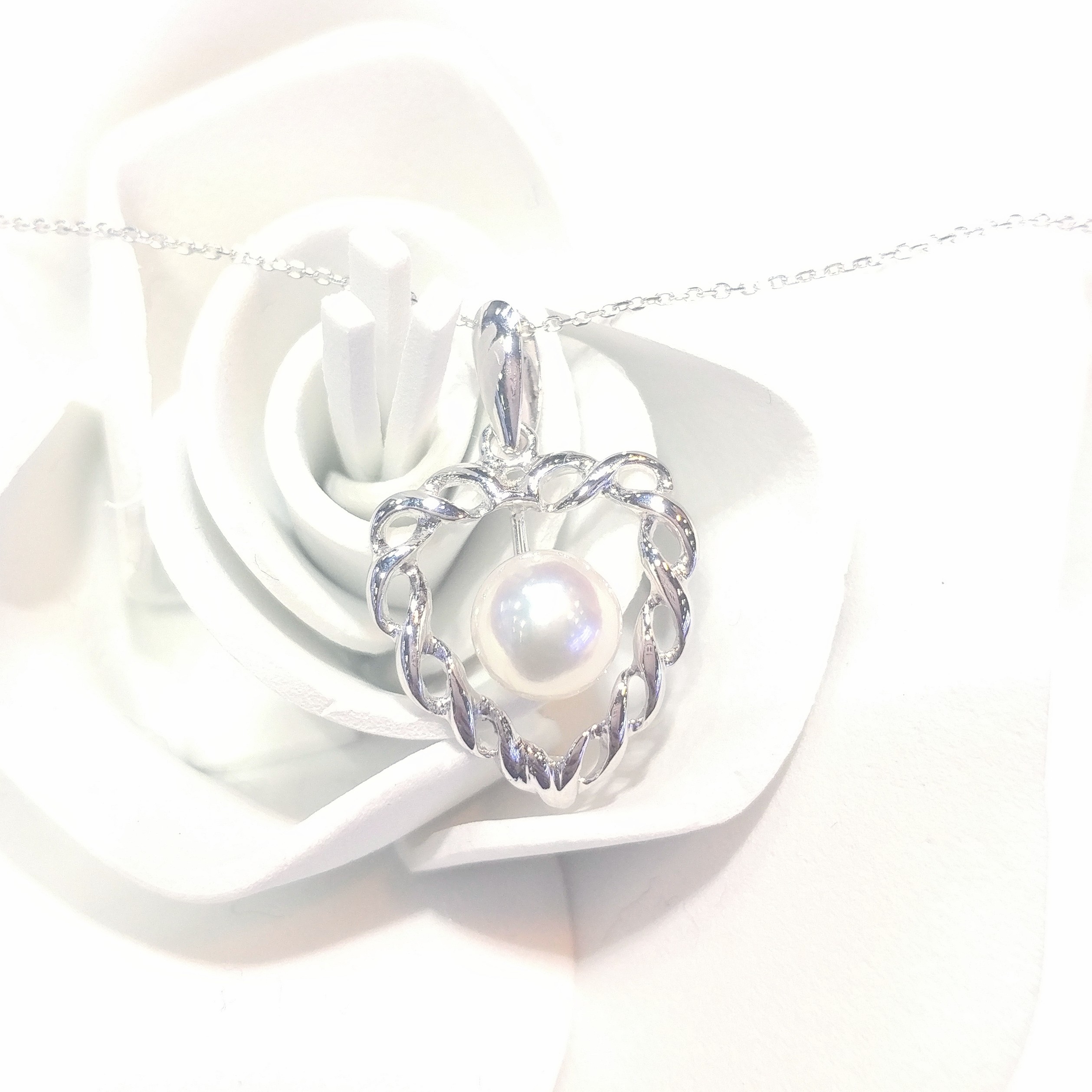 18K White Gold Peral Pendant