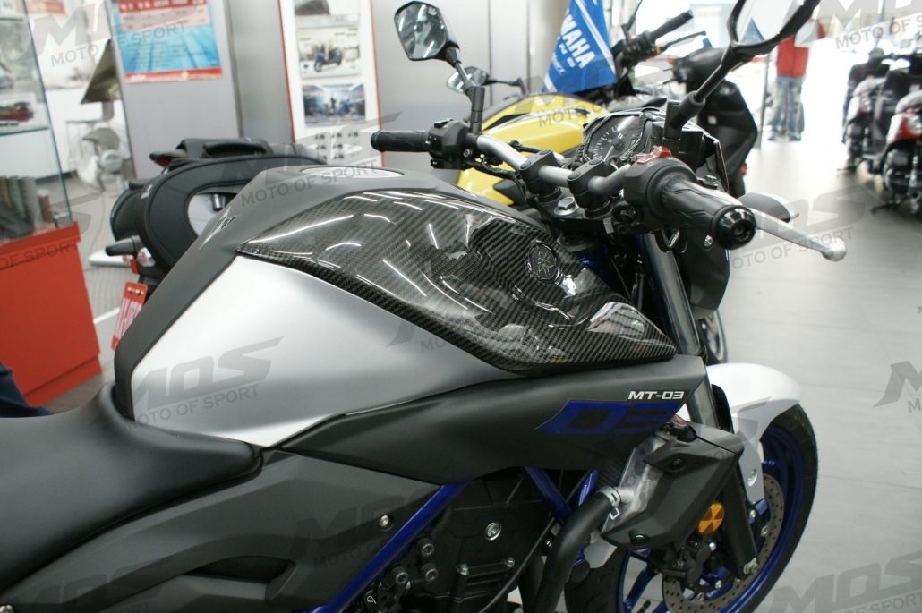 MOS MT03-碳纖維油箱前側蓋