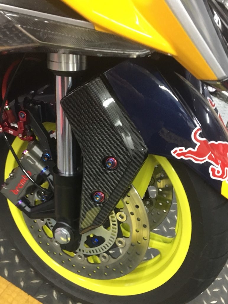 MOS AK550-碳纖維土除左右貼片