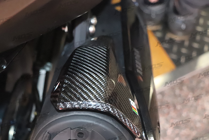 MOS AK550-碳纖維排氣管上蓋