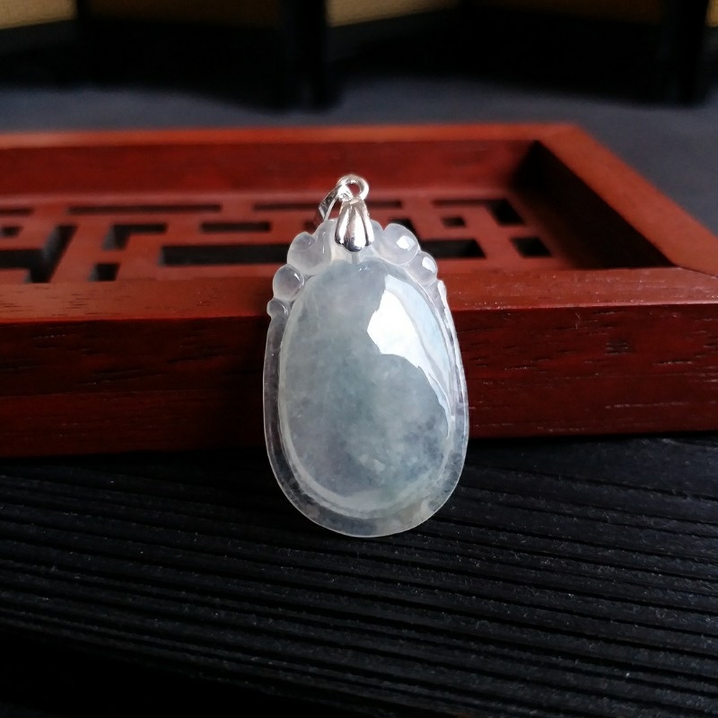 J897 冰白翡福貝吊墜