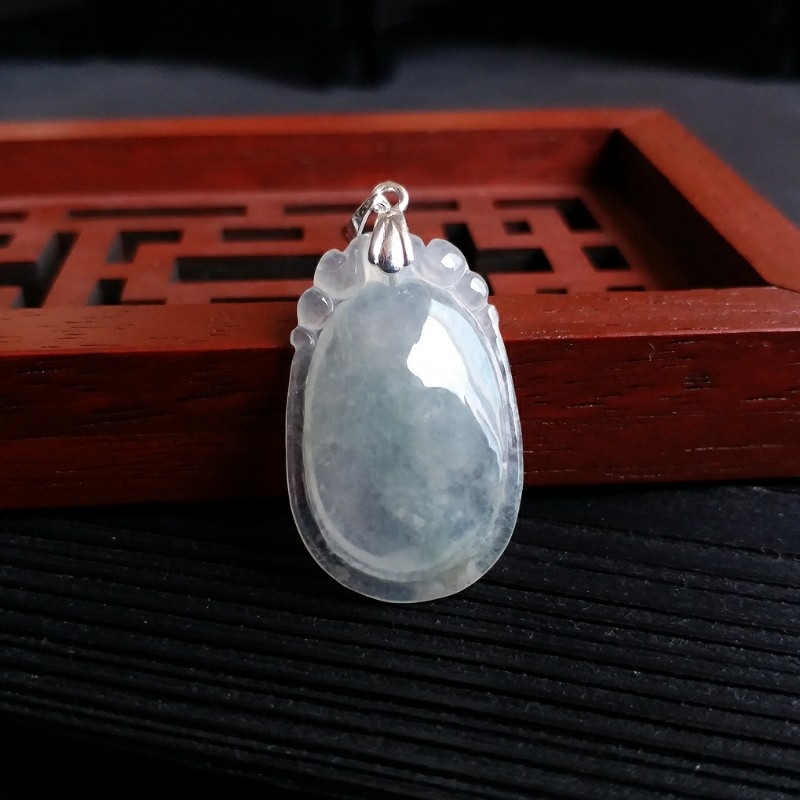 J897 冰白翡福貝吊墜