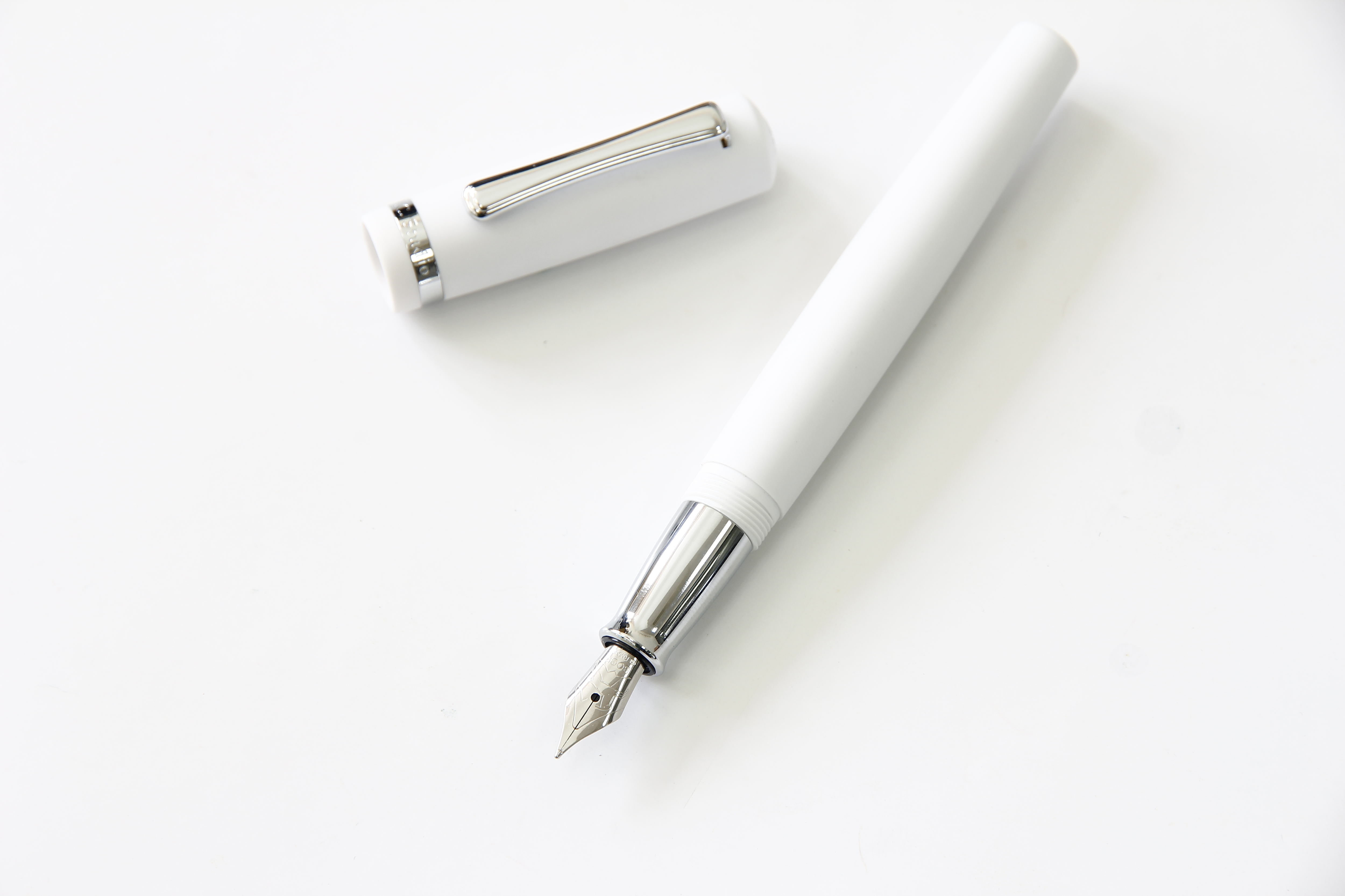 Botty 巴堤爵士 - 白 White