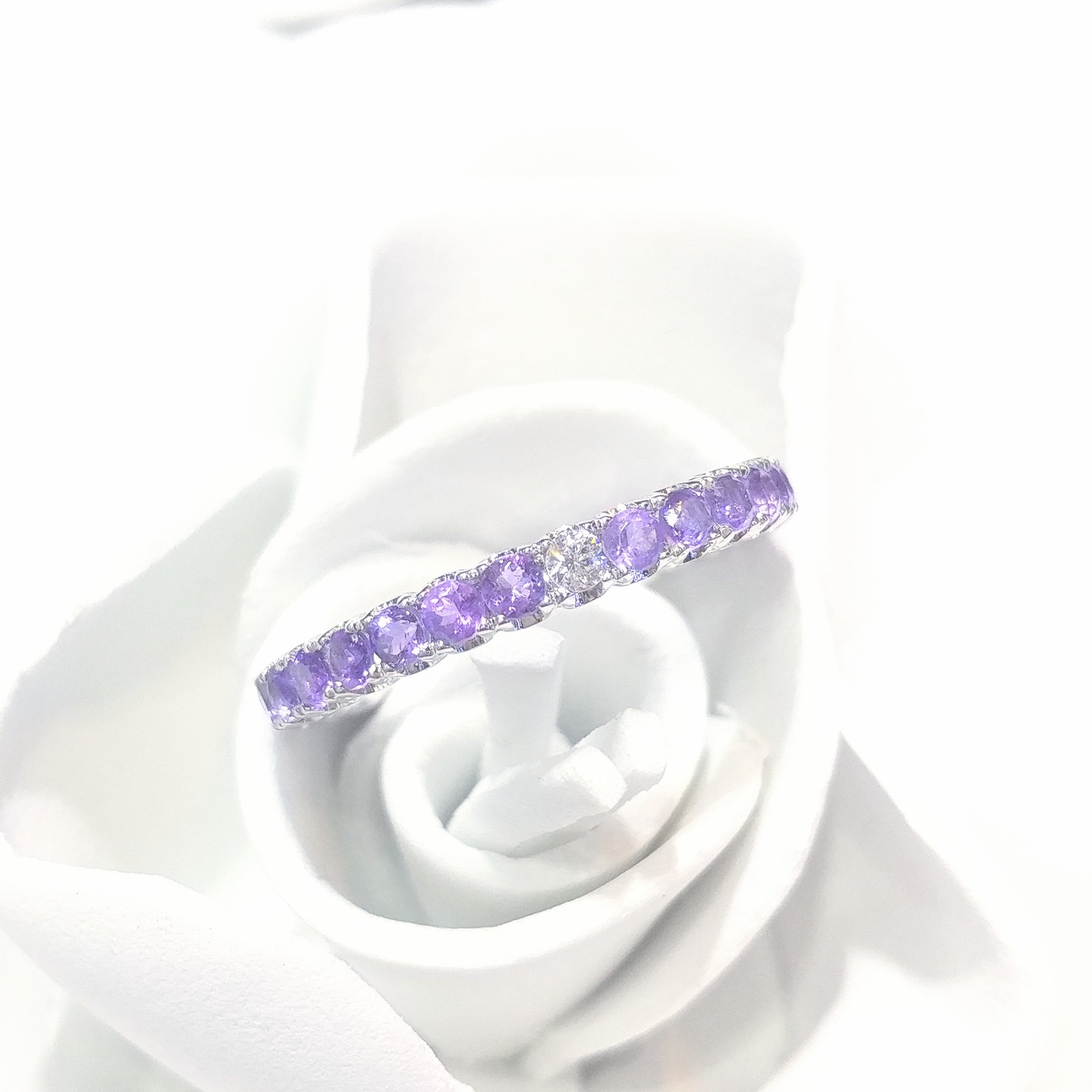 全新18K白金約1卡紫晶配3-4份鑽石全圈戒指