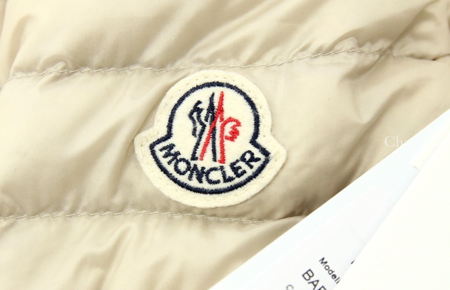 Moncler Barbel 米色長版連帽輕羽絨外套