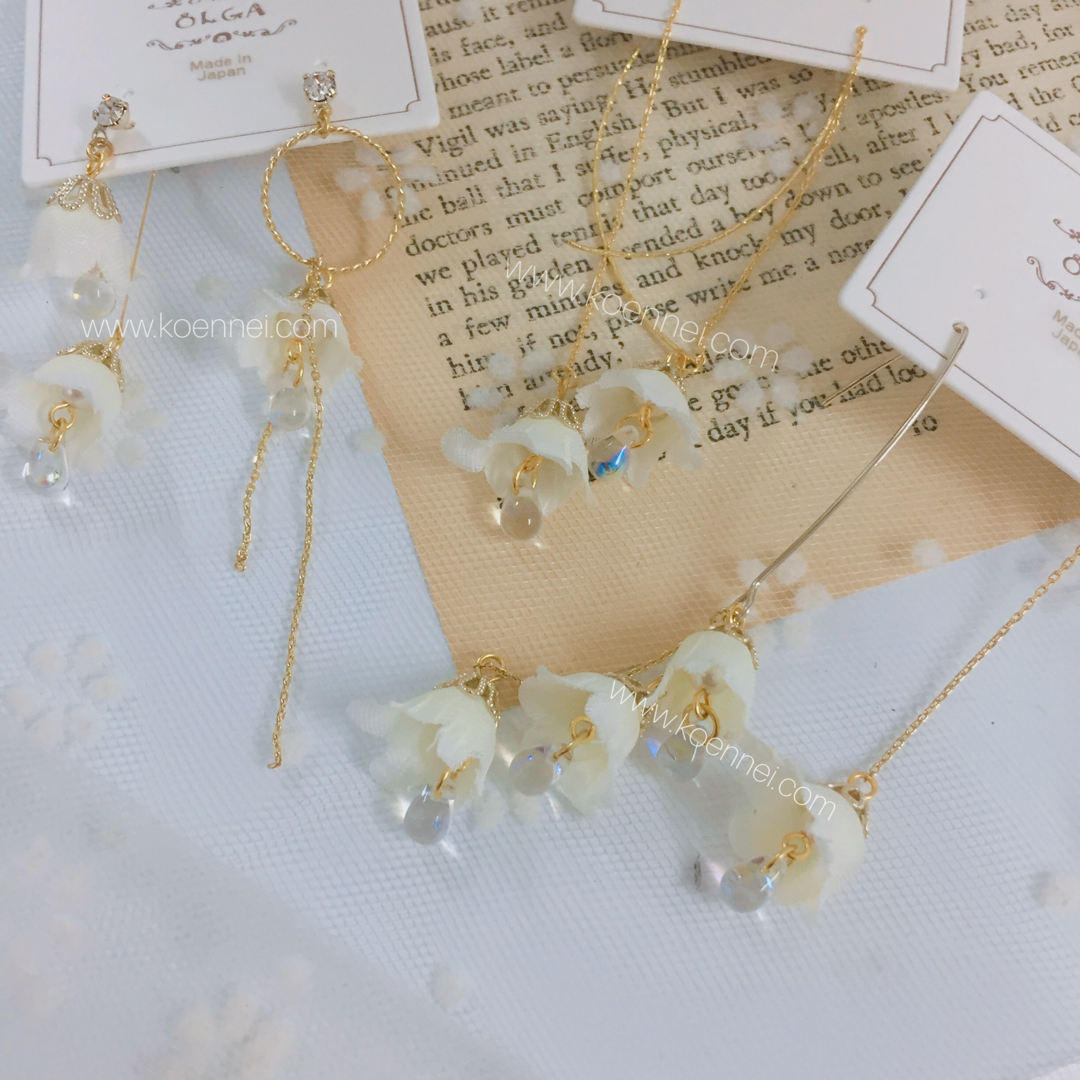 日本制白色牵牛花耳環