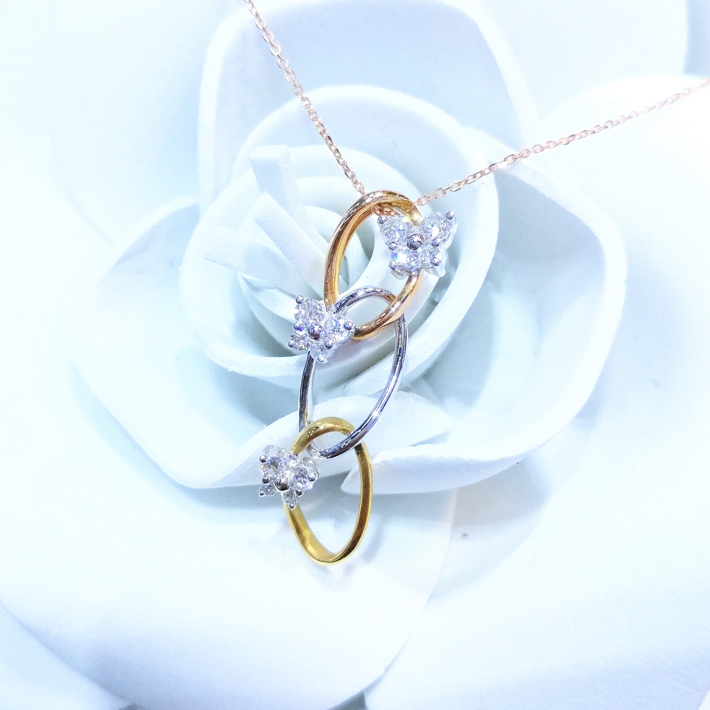 全新18K白金32份鑽石吊墜