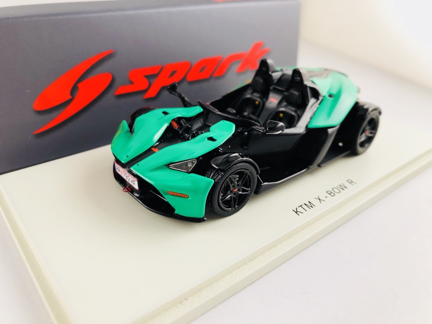 □スパークモデル 1/43 2016 KTM X-Bow GT4 プレゼンテーション-