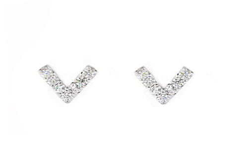純銀鑲鑽V字母造型鎖珠式耳環