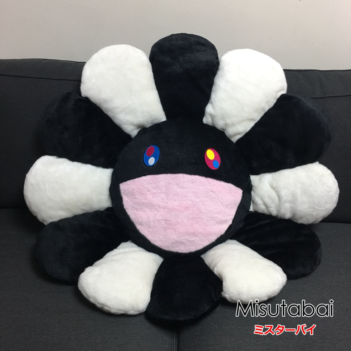 100cm Flower Cushion Black& White