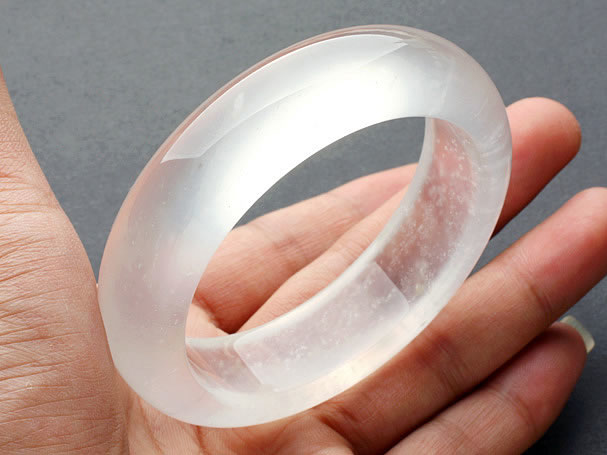 你肯定你手上的翡翠玻璃種，真的是翡翠玻璃種嗎？