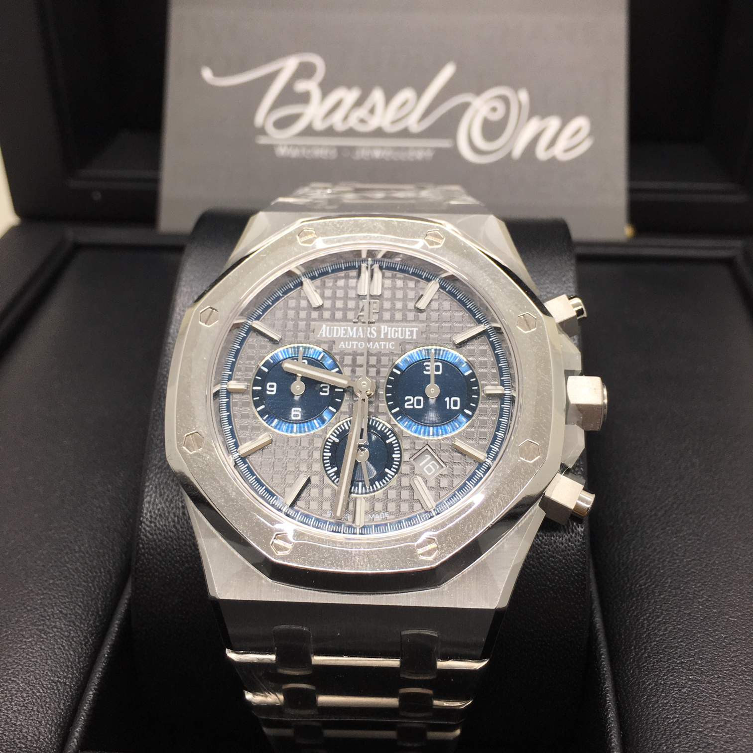 DISCONTINUED AUDEMARS PIGUET 26331IP ROYAL OAK CHRONOGRAPH BOUTIQUE EXCLUSIVE SPECIAL EDITION LIMITED 500 pcs