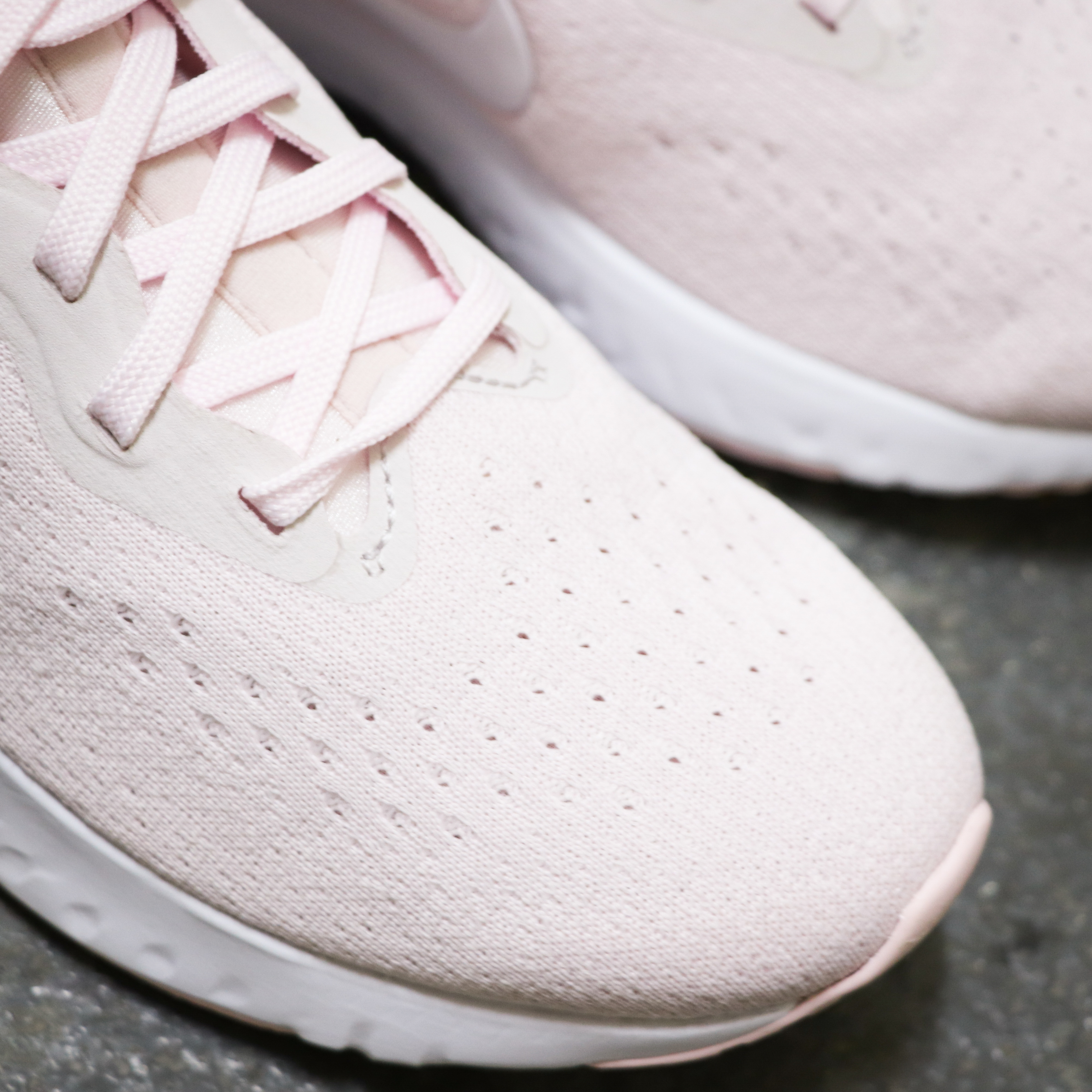 Nike Odyssey React Pearl Pink AO9820 600