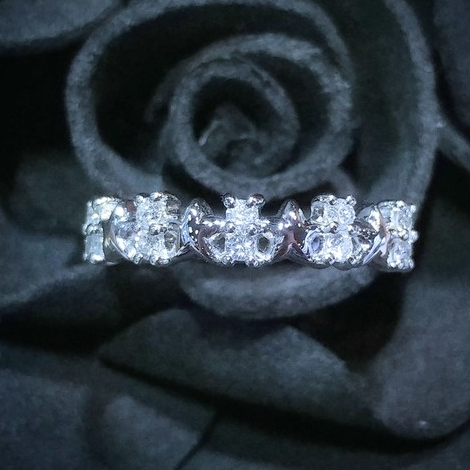 全新18K白金18份鑽石戒指