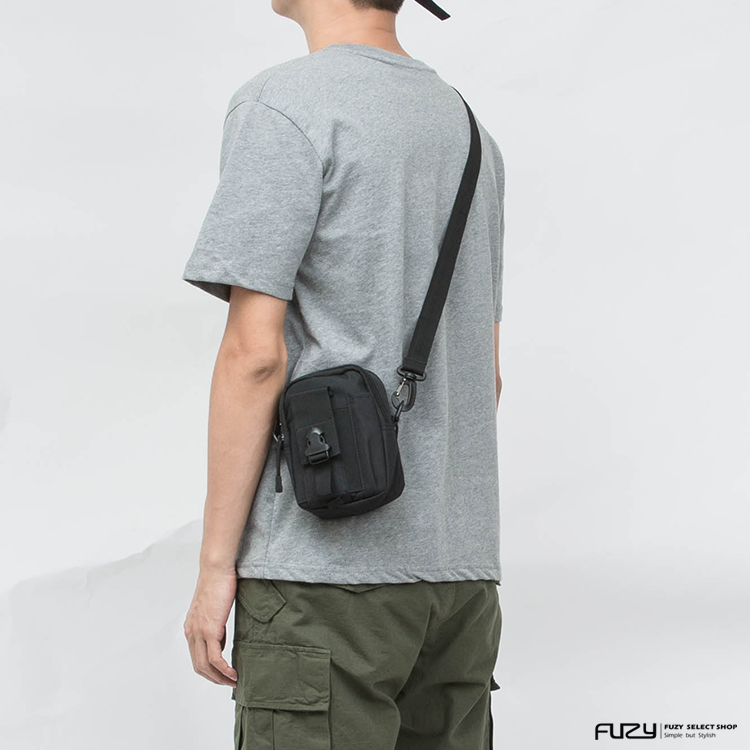 SALE- 防潑水 多功能小包 機能側背包 -黑色- B205004