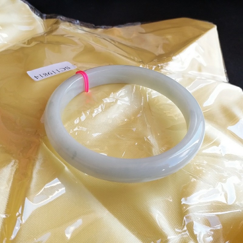 J951 冰白翡翠玉鐲 56.4mm (1.52)