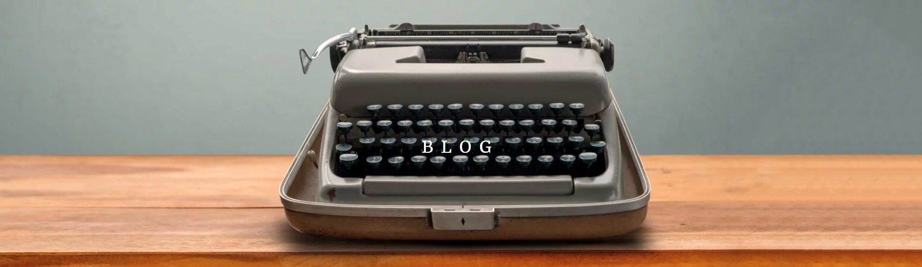 北歐風裝潢相比無印風能運用更豐富活潑的色系材質，讓居家空間更個性化！北歐設計除了北歐風餐桌、北歐風電視櫃等北歐風家具，還包括Fika或Friluftsliv等生活方式或心態。台灣很早就已流行北歐風，現在依然是裝修熱門風格，北歐風格裝潢究竟為何吸引人？