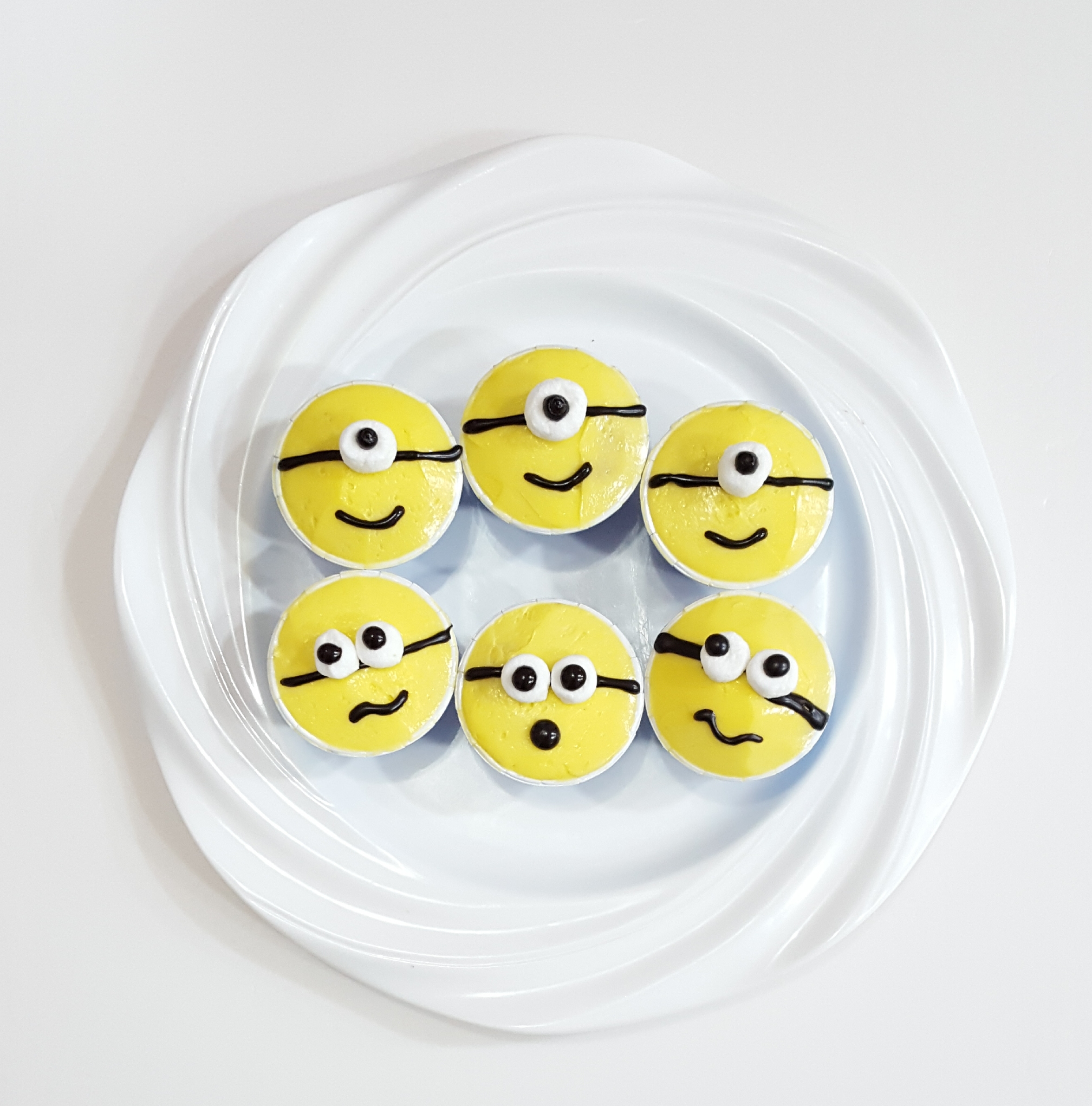 小小兵糖皮杯子蛋糕