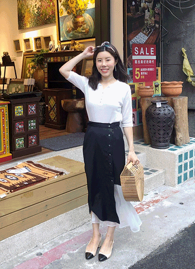 透膚感針織領上衣