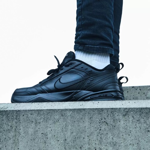 air monarch triple black