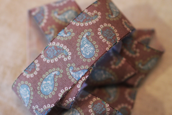 19世紀_Paisley 變形蟲花紋/38mm棉麻帶_低飽和色感