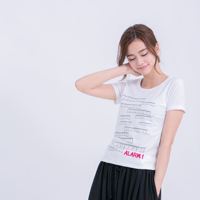 小提醒Alarm 短袖 蜜桃棉 女T 純白