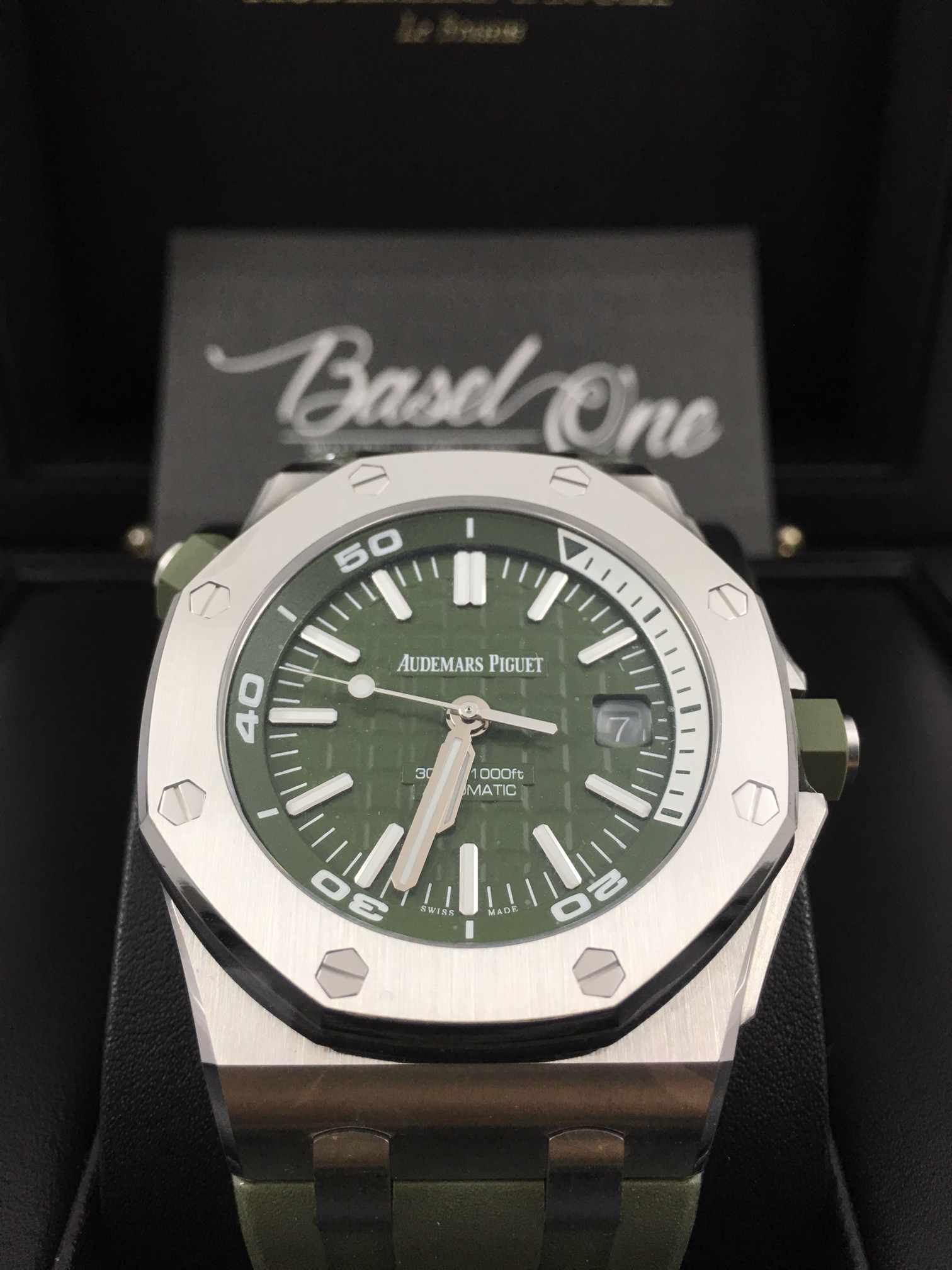 AUDEMARS PIGUET 15710ST Khaki army green ROYAL OAK