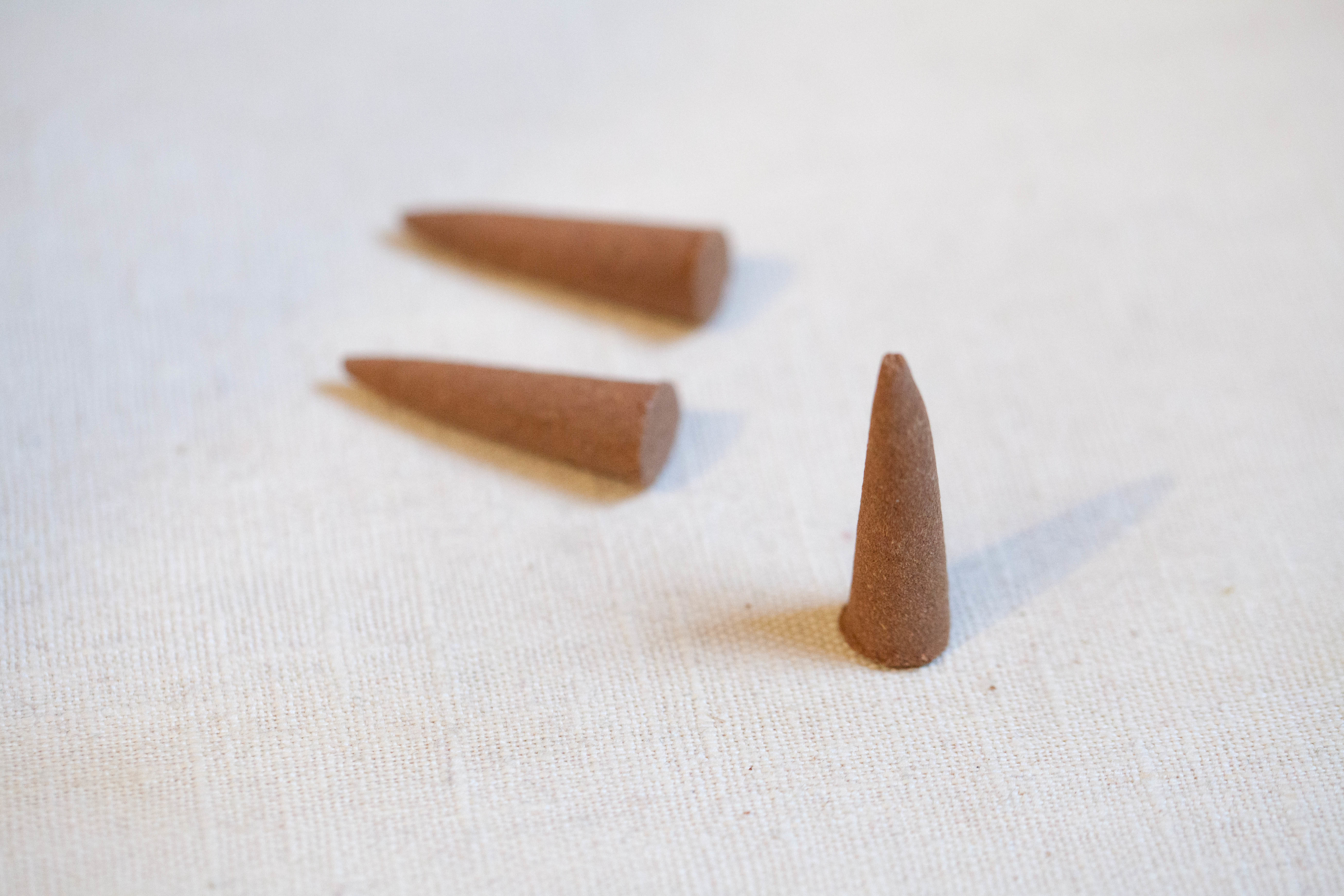 台灣大悲香 - 【承願系列】香塔 / 塔香 (32顆)