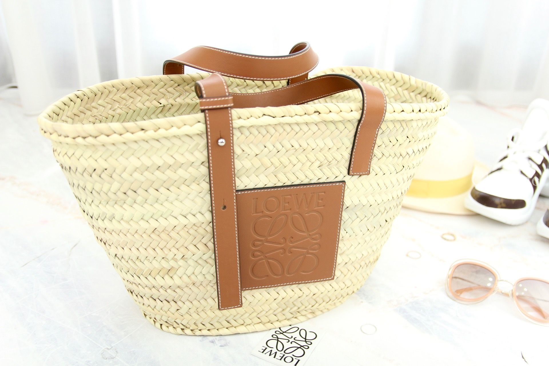 Loewe Basket Bag Natural Tan 棕褐色中型手提草編包